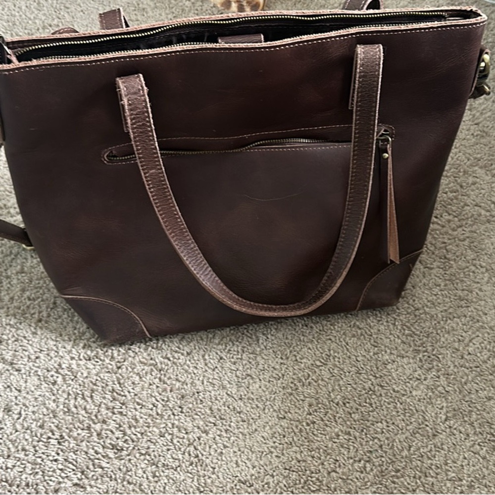Women’s totes, purses and cross body bags